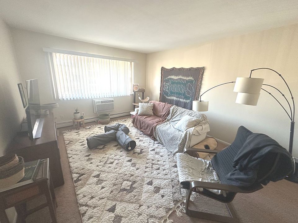1st image of 2069 N Cambridge Ave APT 217