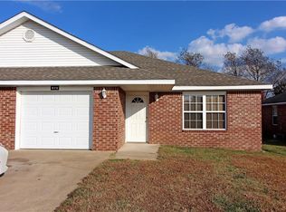 670 Appleridge Dr, Centerton, AR 72719