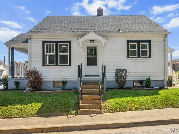 700 S Benton Ave, Saint Charles, MO 63301