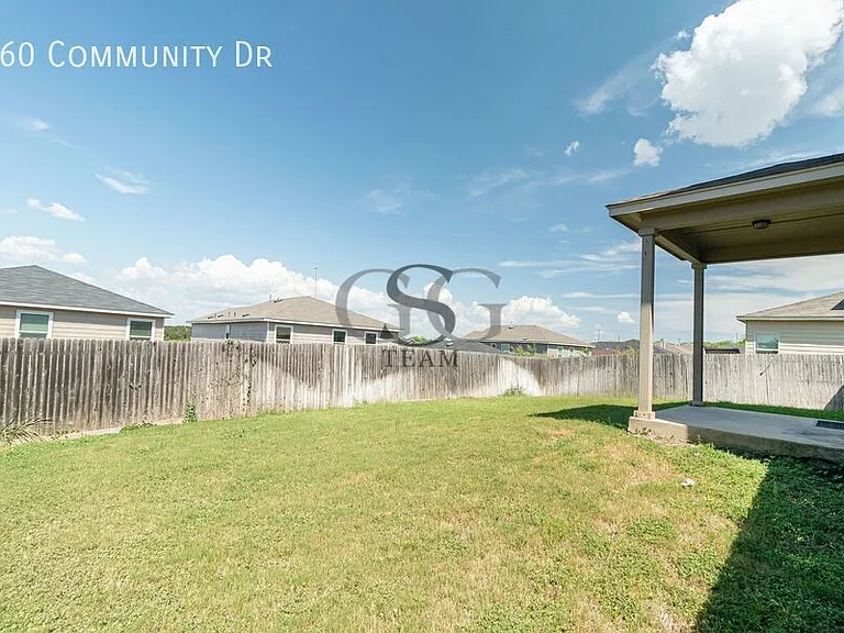 660 Community Dr — Photo 14
