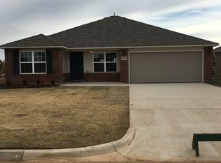 10244 Hidden Village Dr, The Village, OK 73120