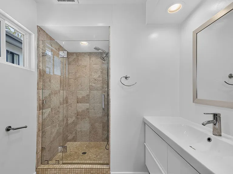 MASTER BATH SHOWER