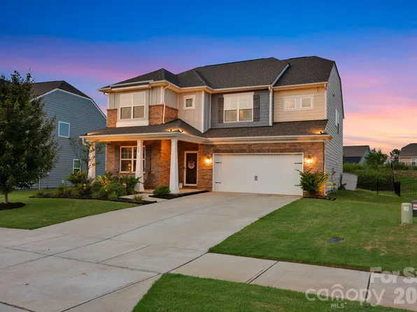 175 Falls Cove Dr, Troutman, NC 28166