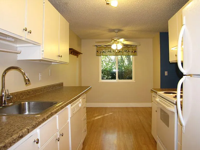 5190 NW Neakahnie Ave #17 — Photo 2