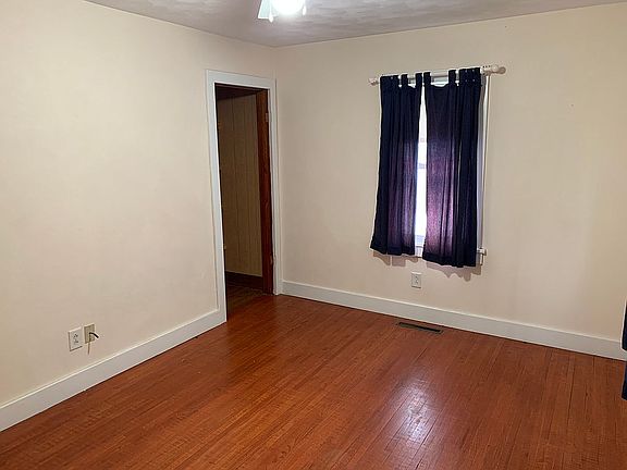 Second bedroom