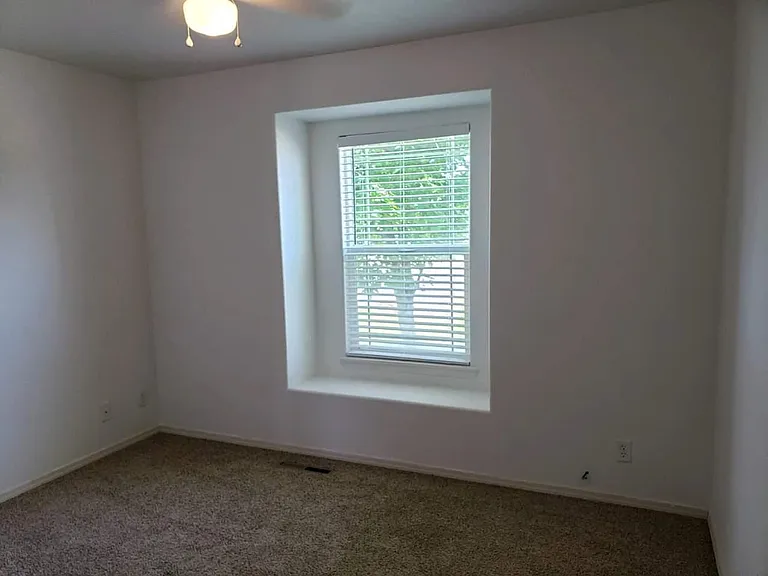 1455 Sommer St — Photo 3