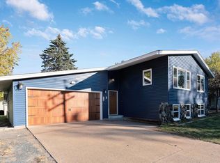 5592 Schutta Rd, Shoreview, MN 55126