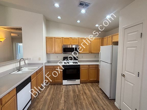 3rd image of 6984 W Harcuvar Dr