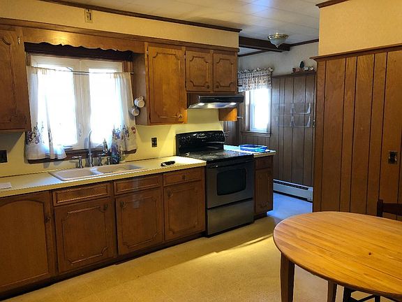 5th image of 100 Dean Ave #1