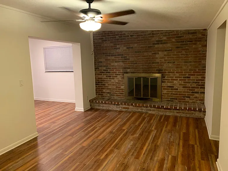 2115 W Kirby St — Photo 8