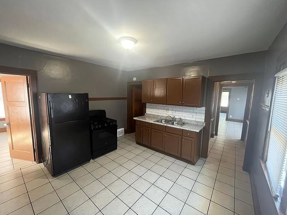 1st image of 2749 N 45th St #2