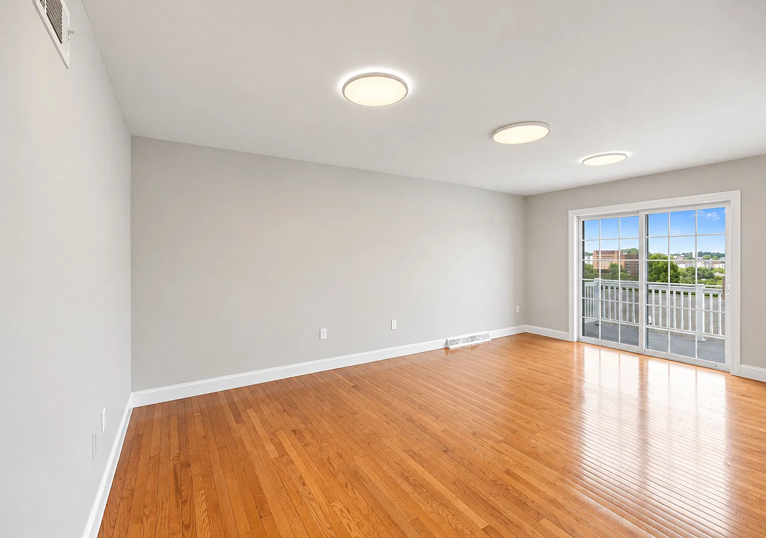 $2,300 Spacious 3 Bedroom 2.5 bath Townhome in Swatara Township — Photo 3