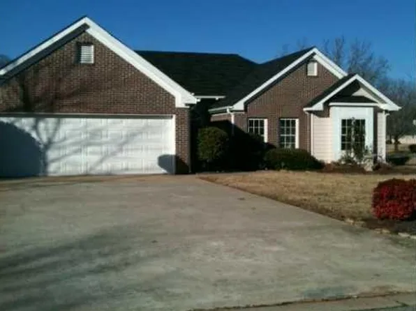 1613 Clairmont Ln SW, Conyers, GA 30094