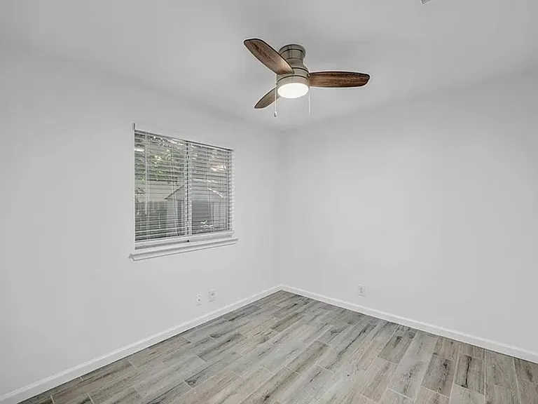 119 Azalea Dr — Photo 8