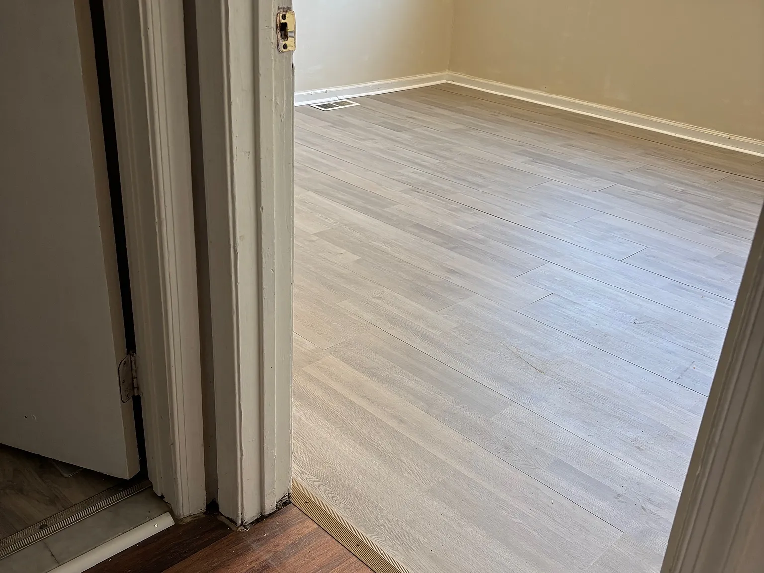 2 bed, 1000 sqft, $1,900 — Photo 4
