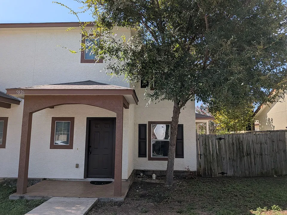 5826 Grandwood Dr