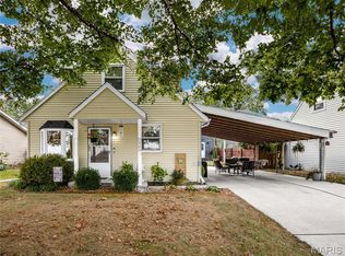2980 Poplar St, Highland, IL 62249