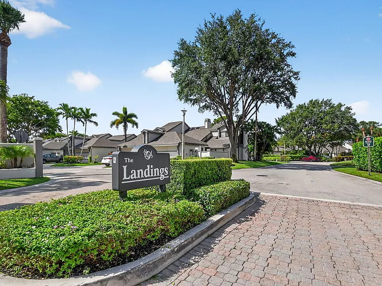 1004 Landings Blvd — Photo 25