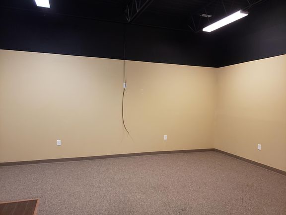 5th image of 75 Westgate Dr