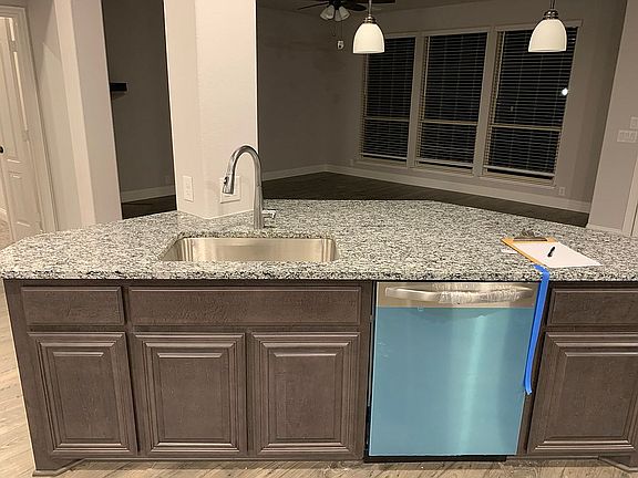 5th image of 300 Moss Cove Dr