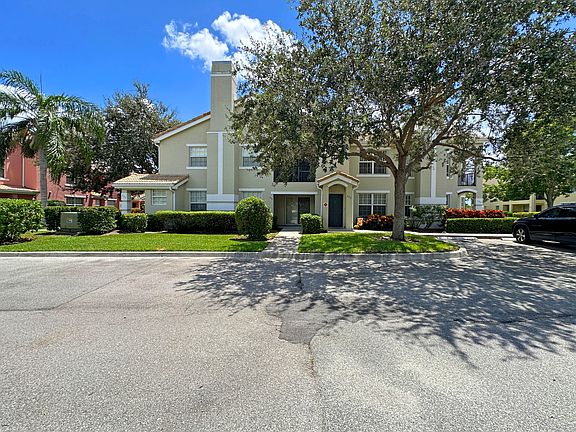 3rd image of 140 SW Peacock Blvd APT 21-206