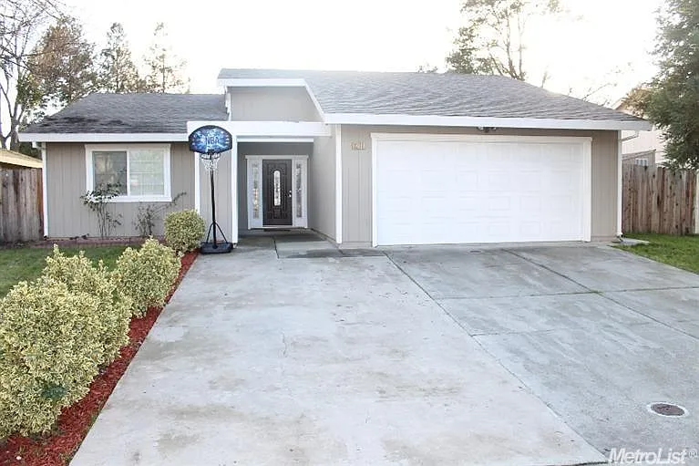 8208 Essen Way photo 1