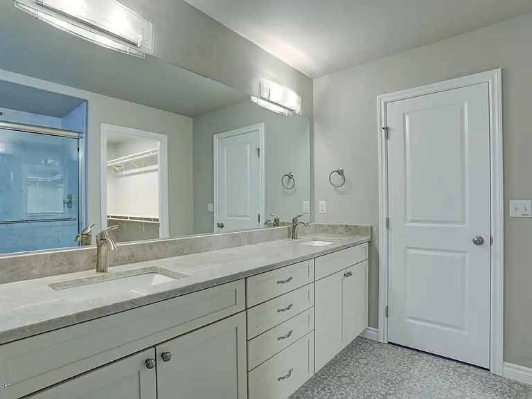 1455 E Esty Dr — Photo 23