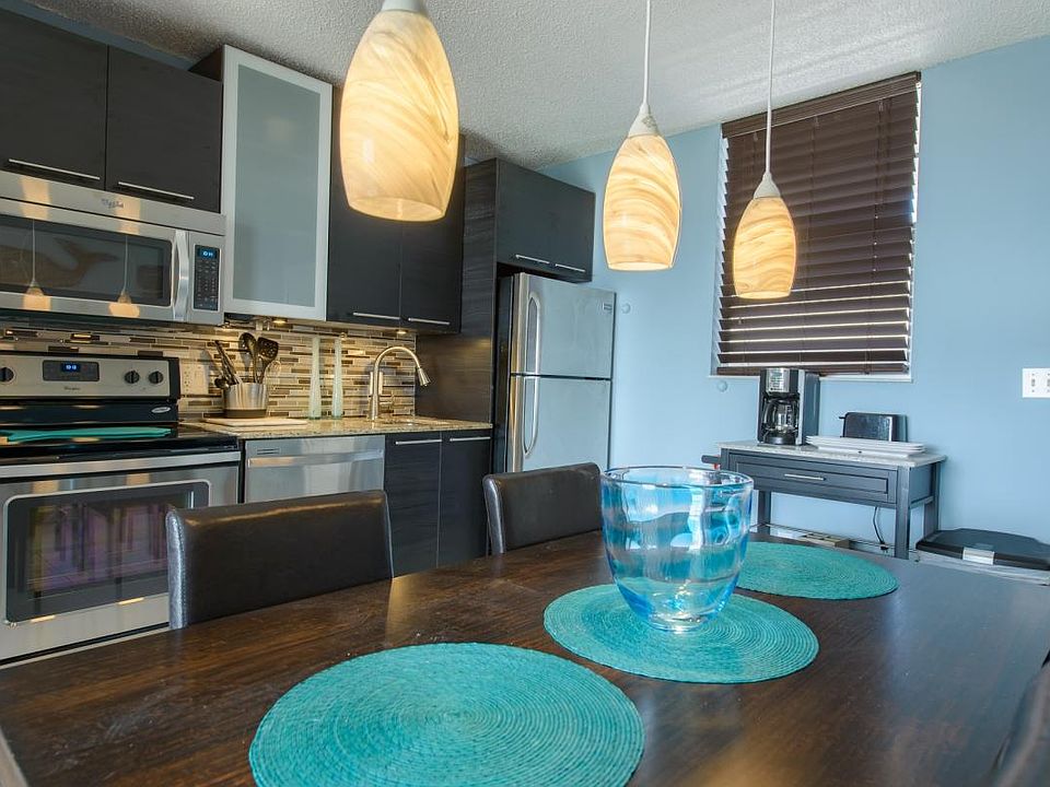 Din Room Table