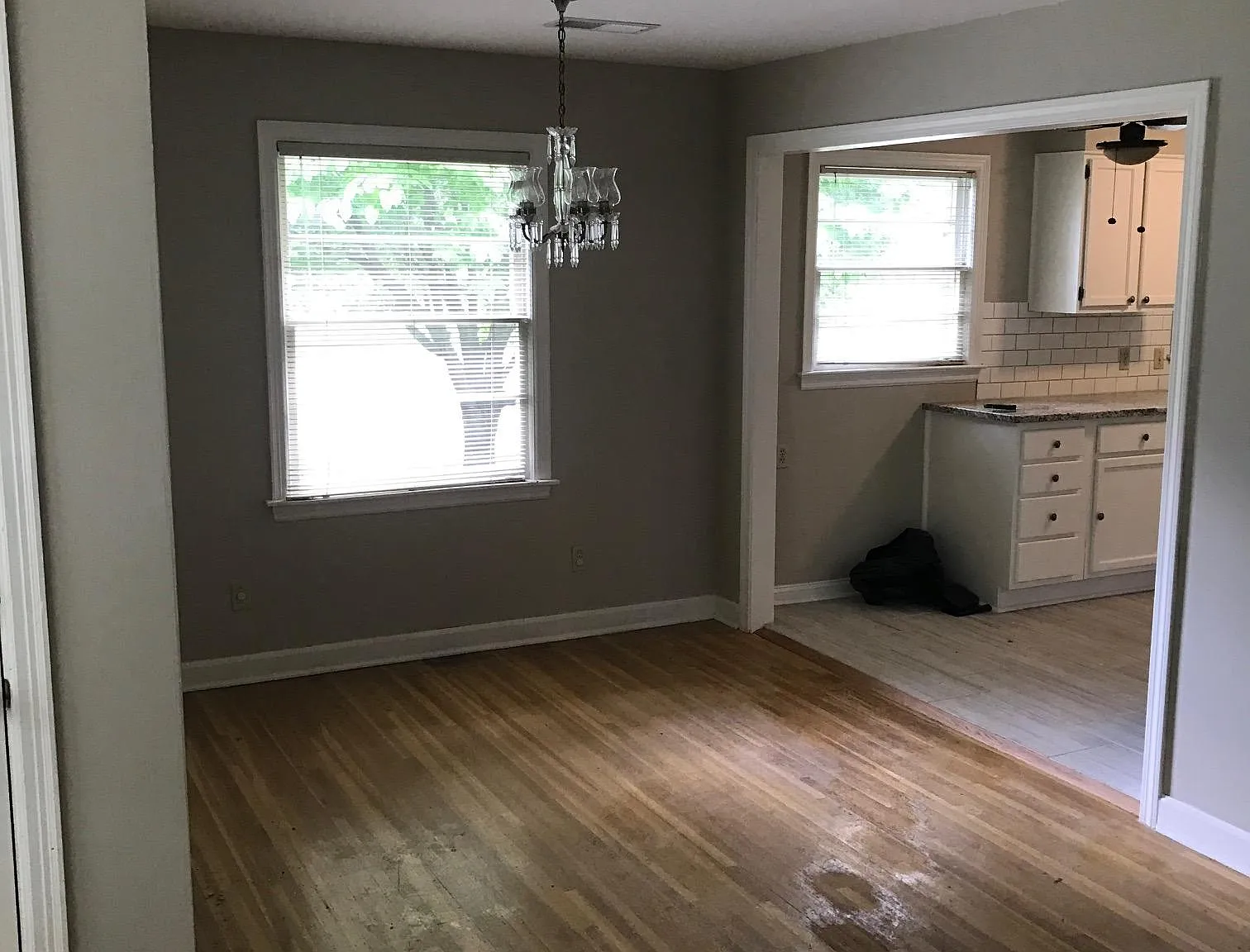 3 bed, 1.5 bath, 1143 sqft, $1,449 — Photo 3