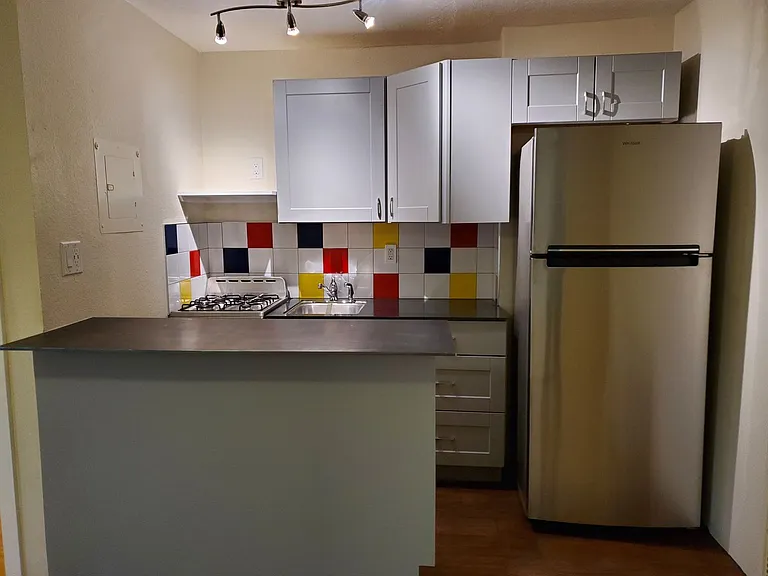 312 Vassar Dr SE — Photo 15