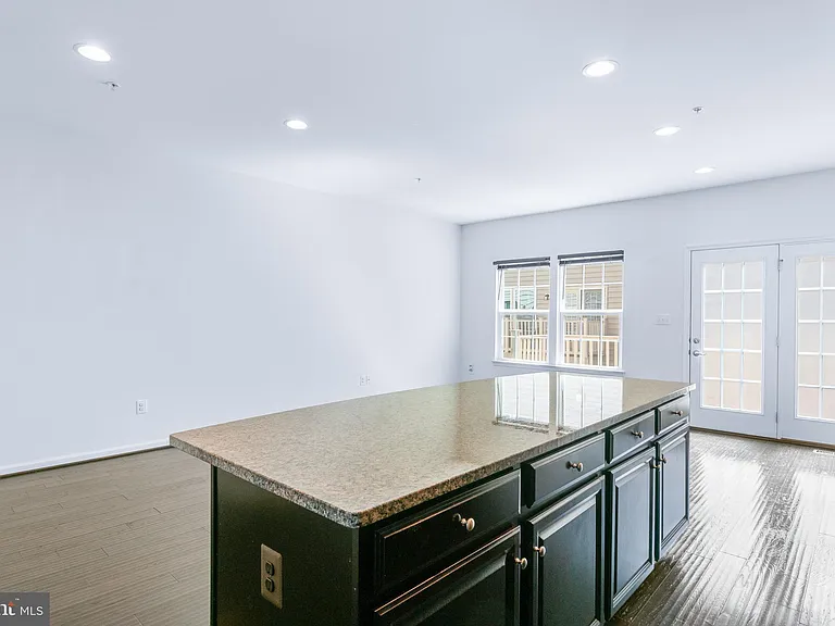 5365 S Center Dr — Photo 11