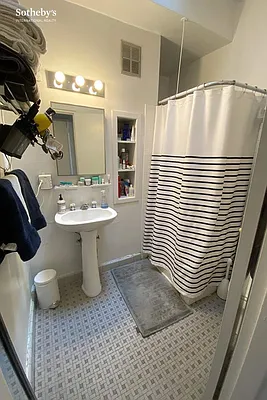 Rented by Sotheby's International Realty | media 23