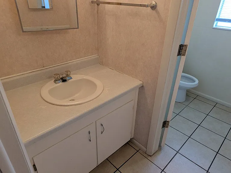 727 E 800 N #4 — Photo 20