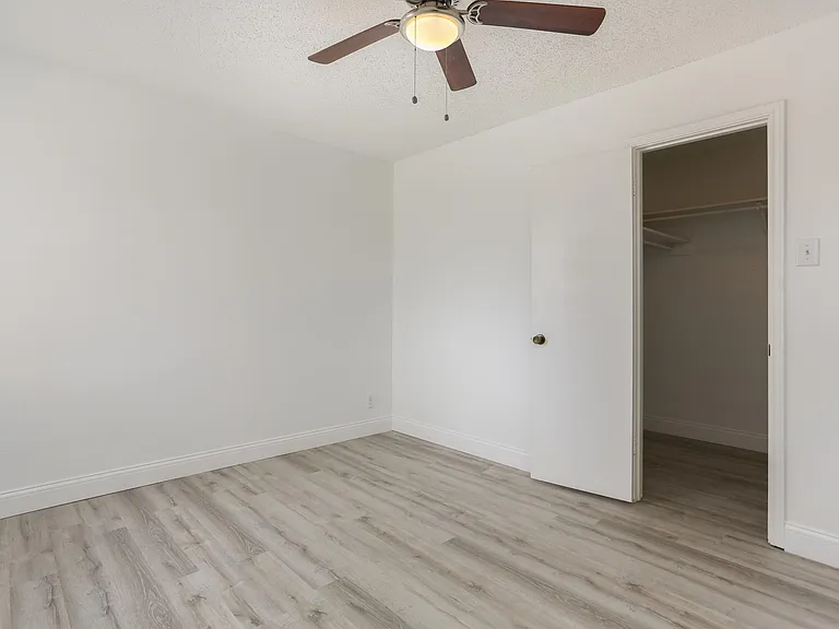 7107 Grassy Trl — Photo 17