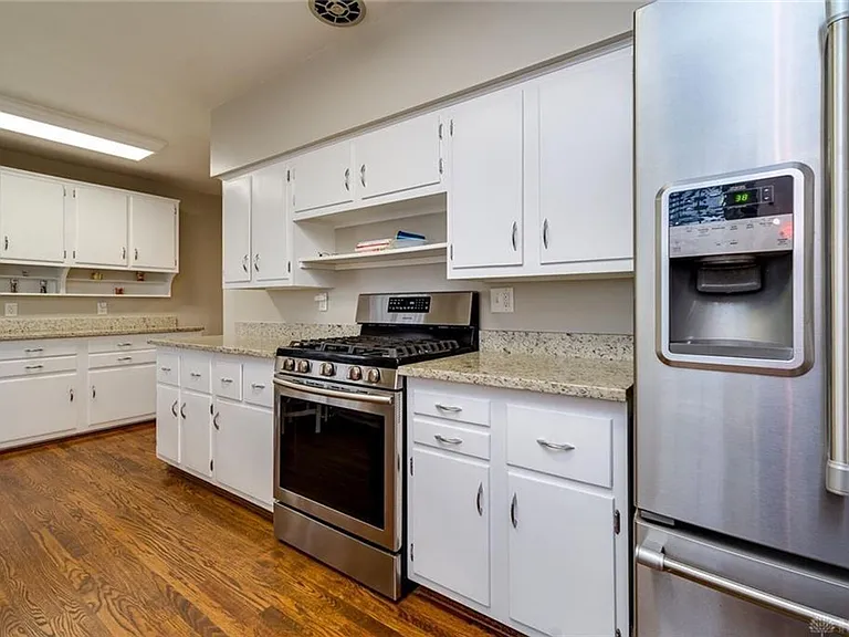 314 Beverly Pl — Photo 15