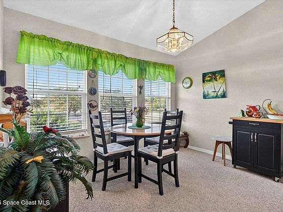 5th image of 1810 Waterford Dr APT 6
