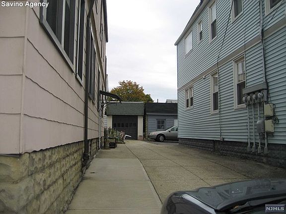 5th image of 348 Belgrove Dr