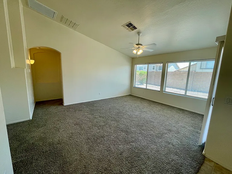 25853 W Elizabeth Ave — Photo 5