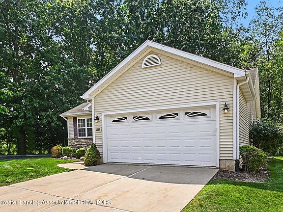 3rd image of 2501 Arbor Forest Dr