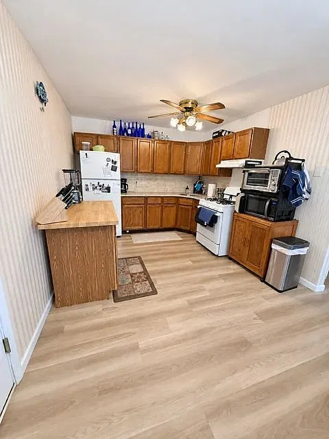 1 bed, 1.0 bath, 700 sqft, $2,250 — Photo 2