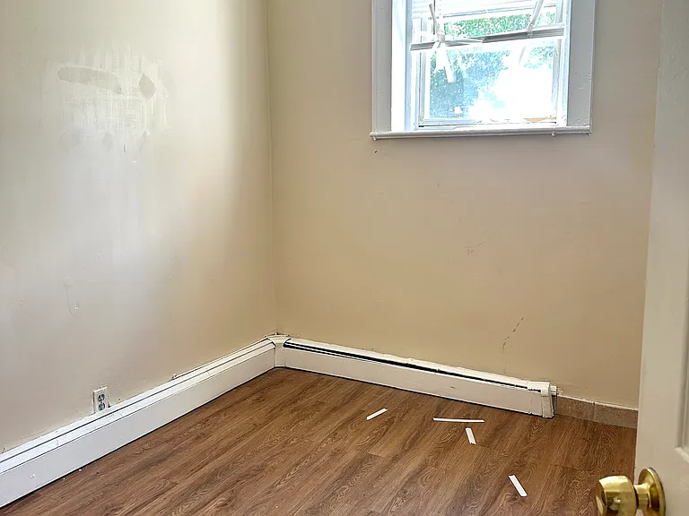 243 Gaston Ave — Photo 6