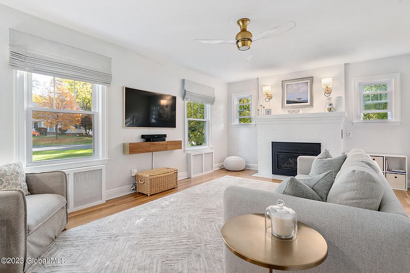5th image of 2021 Dean Street