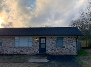 807 Sampson Ave #B, Mena, AR 71953