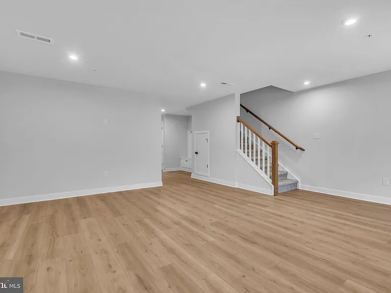 9 Foxwood Dr — Photo 14
