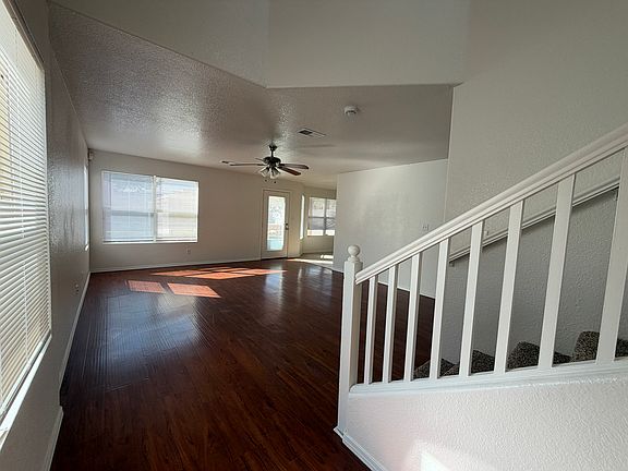 3rd image of 667 Vista Luna Ln SW
