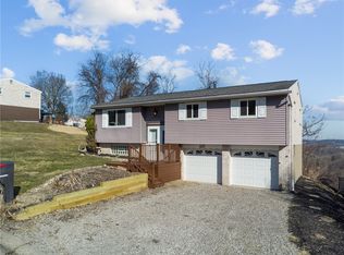 423 Springwood Dr, Verona, PA