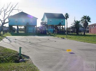 963 Wommack Dr, Crystal Beach, TX 77650