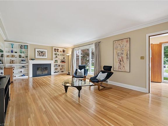 5th image of 597 Dunbar Rd