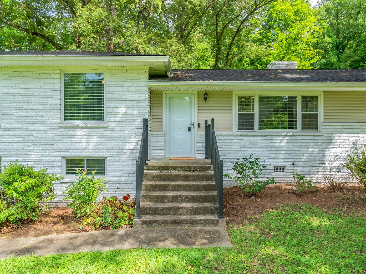 4 bed, 2073 sqft, $2,550 — Photo 3