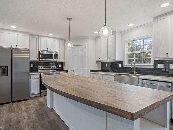 2nd image of 158 Christie Ln